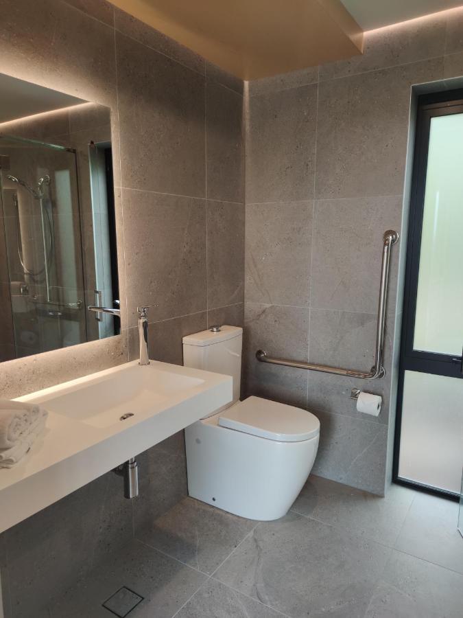 Tussock Hill Vineyard Retreats Hotel Christchurch Bagian luar foto